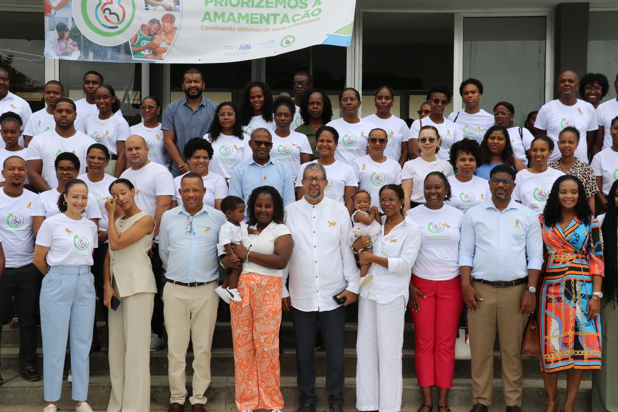 Cabo Verde pode estar  acima dos 50 % de taxa de amamentação exclusiva - ministro da Saúde 